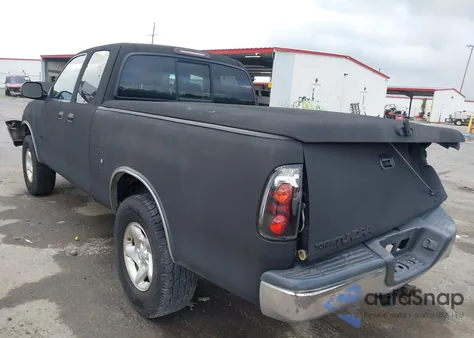 2001 Toyota Tundra Sr5 V8 z USA, uszkodzony, nr VIN 5TBRT34191S183215
